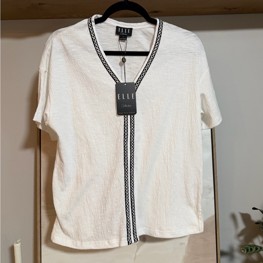 NWT ELLE White V-Neck Top with Black Embroidered Trim